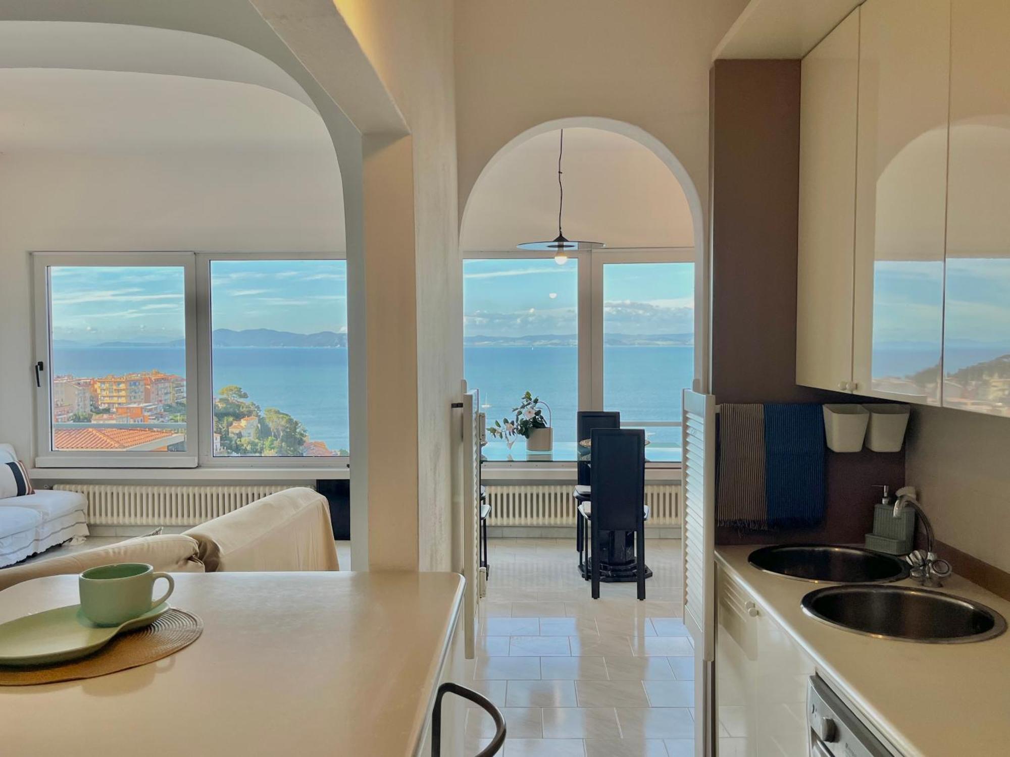Апартаменты Porto Santo Stefano Vista Mare + Parcheggio Gratuito Экстерьер фото