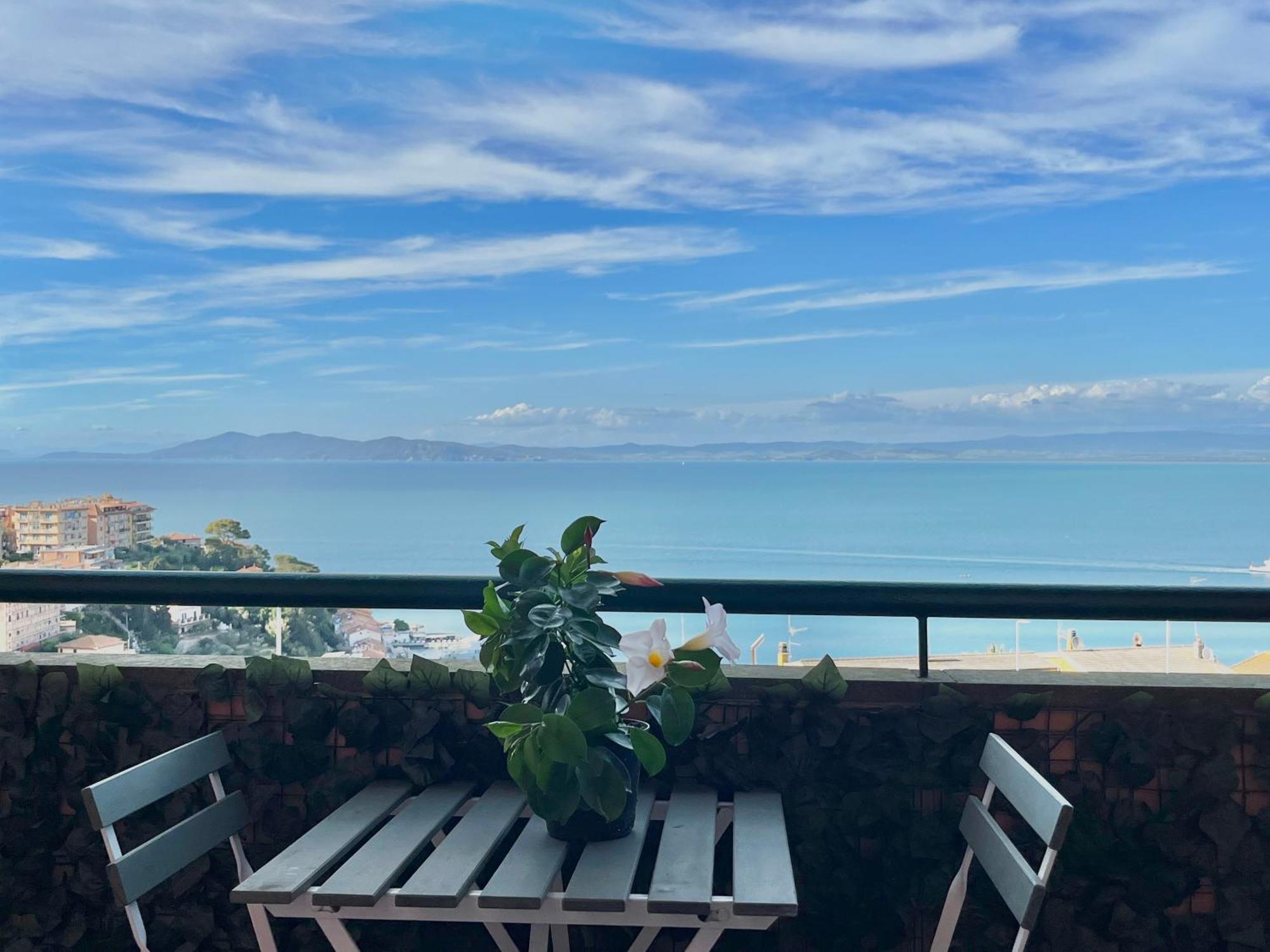 Апартаменты Porto Santo Stefano Vista Mare + Parcheggio Gratuito Экстерьер фото